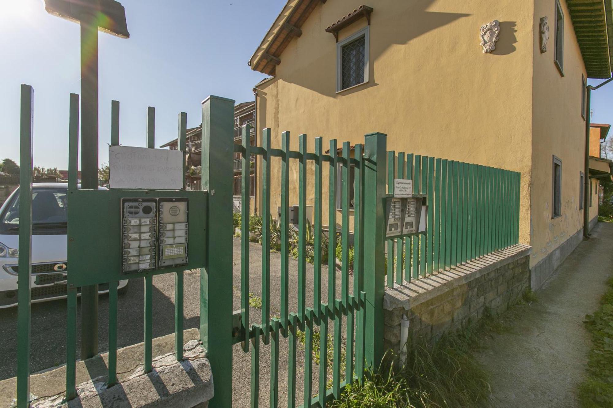 Casa Moderna Con Giardino