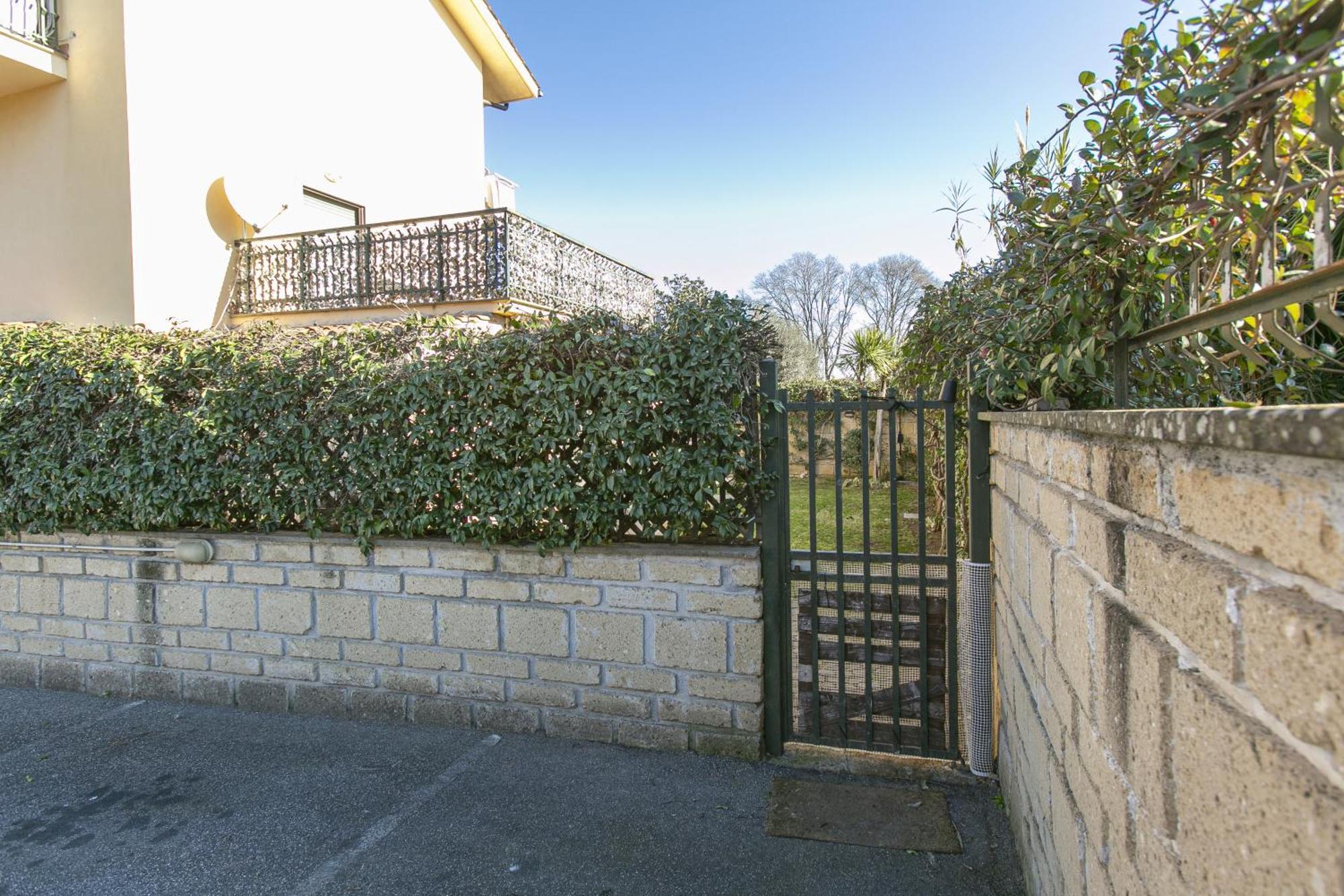 Casa Moderna Con Giardino Roma