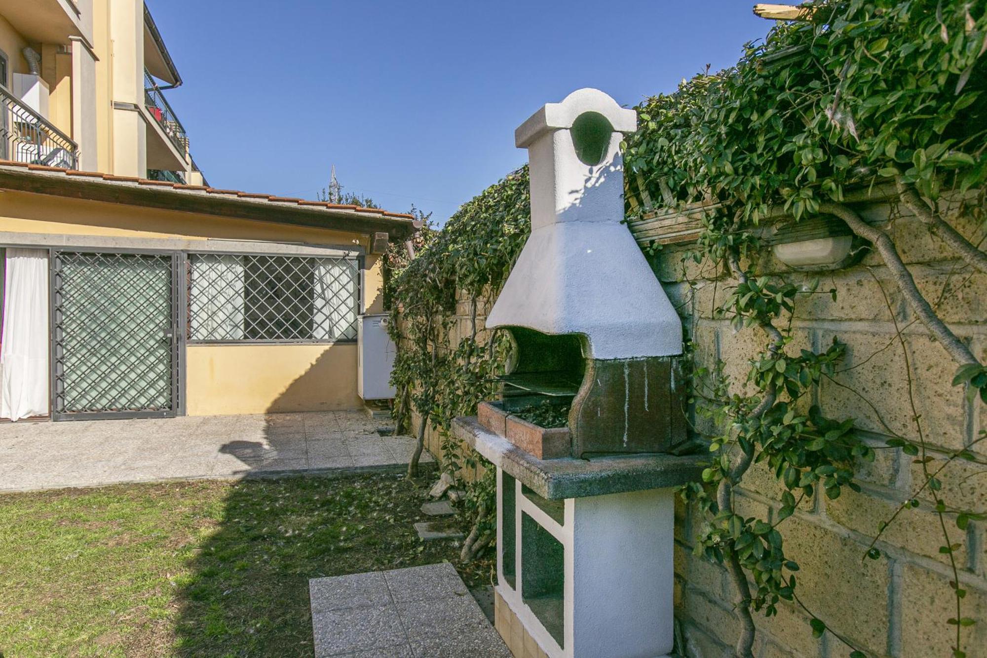 Casa Moderna Con Giardino